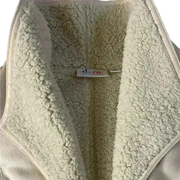D & Co Faux Sherpa Button-up Vest size Large off white - Picture 3 of 7